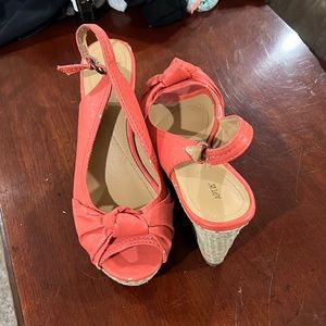Wedge espadrille in Peach with peep toe